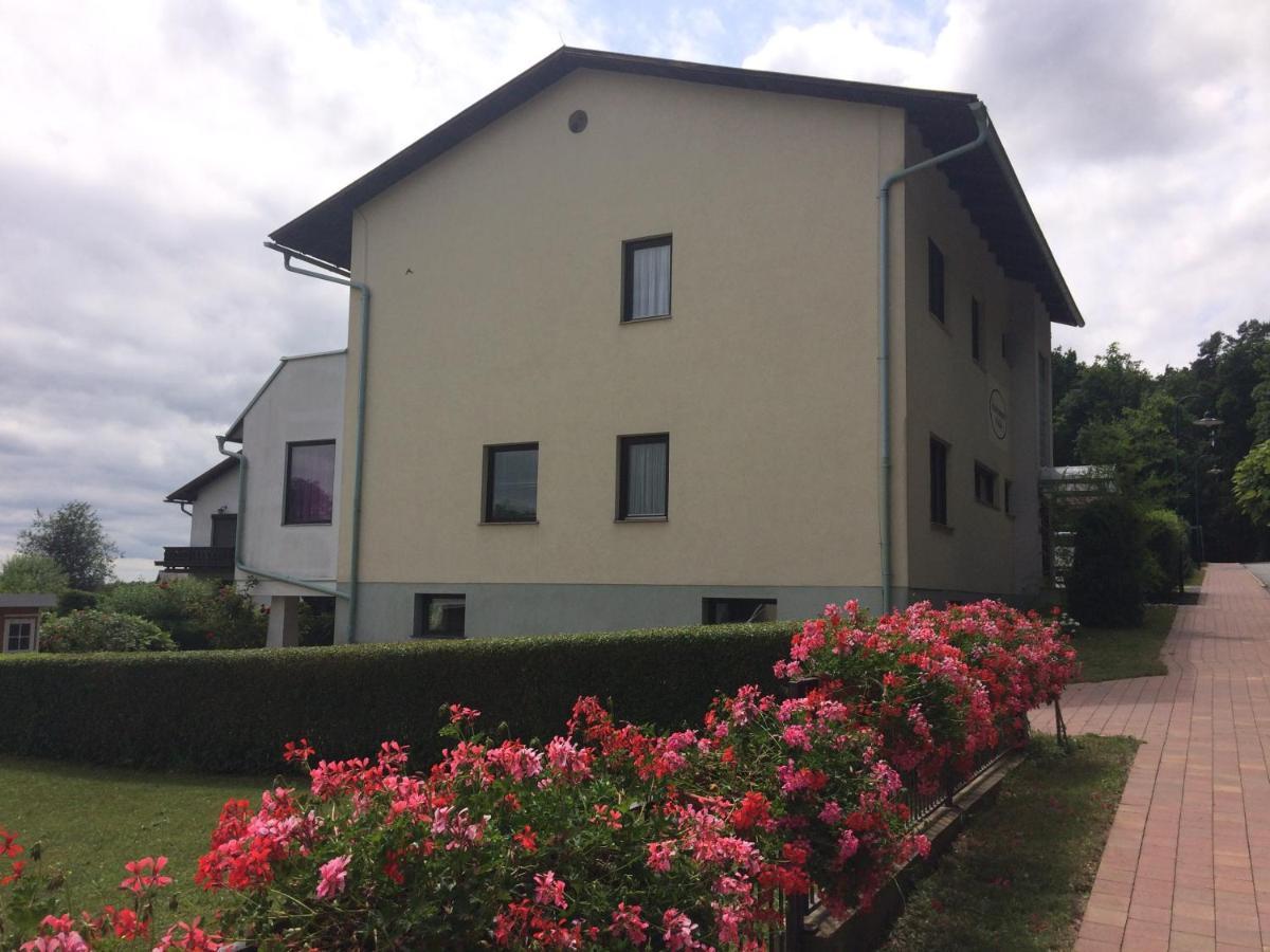 巴特塔茨曼斯多夫Haus Camelia住宿加早餐旅馆 外观 照片