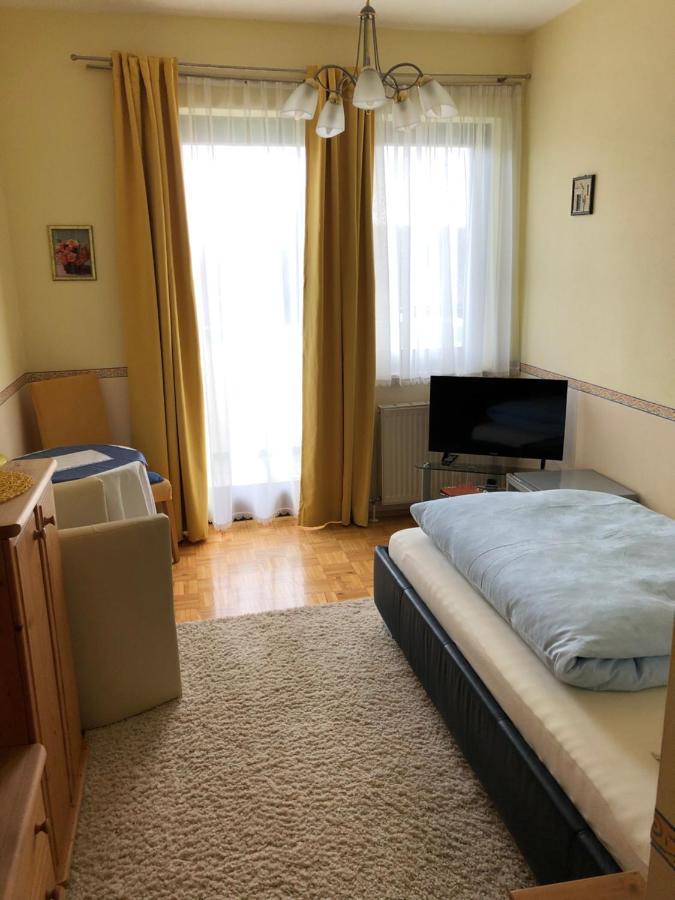 巴特塔茨曼斯多夫Haus Camelia住宿加早餐旅馆 外观 照片